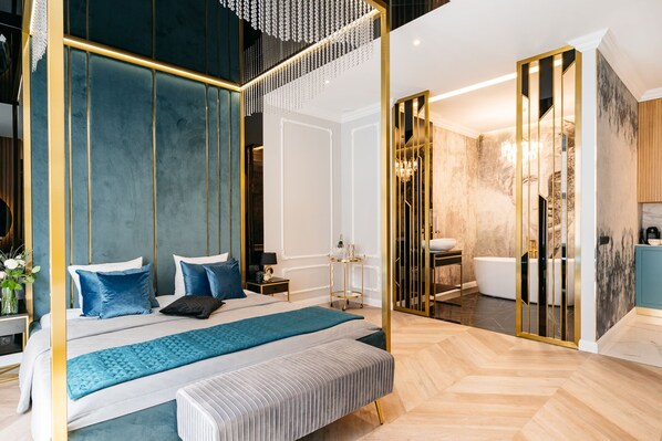 Deluxe Double Room | Premium bedding, individually decorated, individually furnished - Crystal Lodge - LoftAffair Collection (Kraków)
