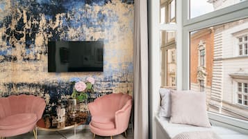 Superior Studio | Premium bedding, individually decorated, individually furnished