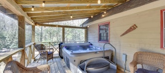 Cozy Creekside Mountain Escape w/ Hot Tub!