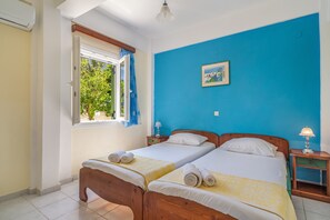 1 bedroom, iron/ironing board, free WiFi, bed sheets - Studio 'Veronis 1' with Sea View, Shared Pool & Wi-Fi (Ithaca)