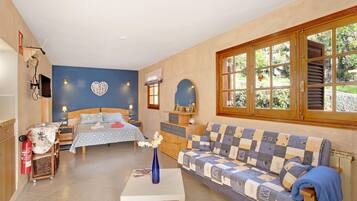 1 bedroom, iron/ironing board, free WiFi, bed sheets