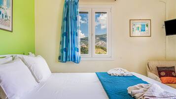 1 bedroom, free WiFi, bed sheets