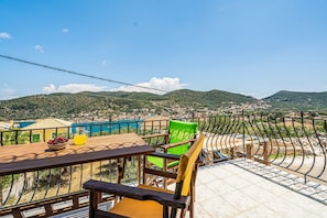 تناول الطعام بالخارج