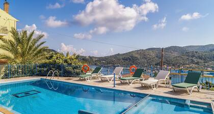 Studio 'Veronis 3' with Sea View, Shared Pool & Wi-Fi