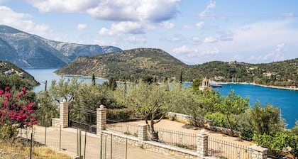 Studio 'Veronis 4' with Sea View, Shared Pool & Wi-Fi