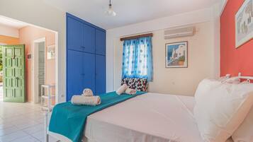 1 bedroom, free WiFi, bed sheets