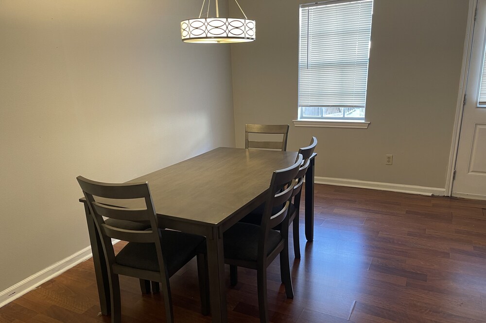 Spacious 3/2 townhouse