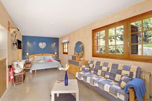 4 habitaciones, tabla de planchar con plancha y wifi gratis