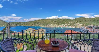 Studio 'Veronis 7' with Sea View, Shared Pool & Wi-Fi