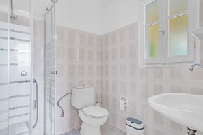 تجهيزات دش، مجففات شعر، مناشف