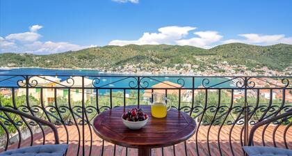 Studio 'Veronis 5' with Sea View, Shared Pool & Wi-Fi