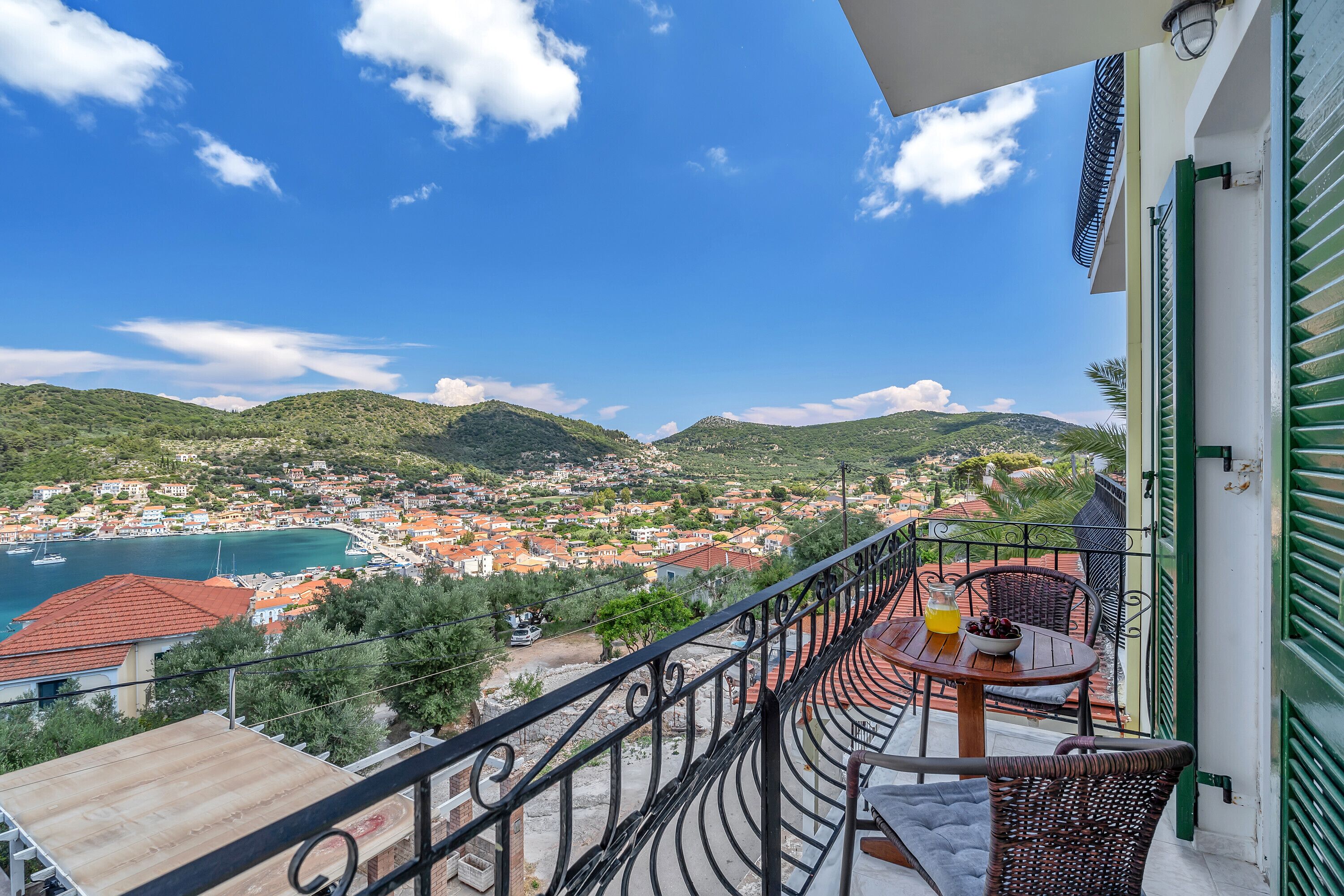 تناول الطعام بالخارج