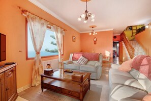 TV, fireplace, DVD player, stereo