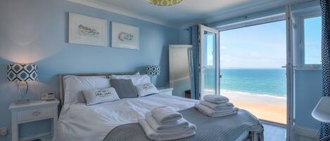 2 bedrooms, individually decorated, individually furnished, free WiFi