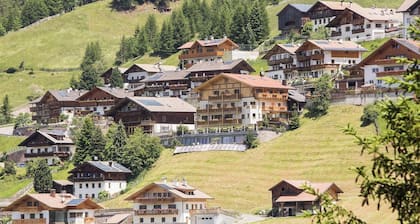 'Hohenegg Apartment Franz 2' mit Bergblick, Gemeinschaftspool und WLAN