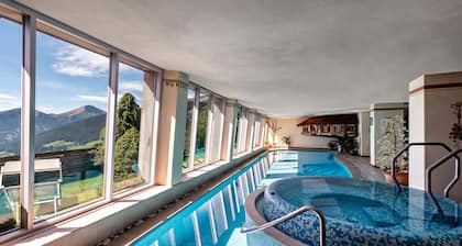 Appartement Franz 2 de Hohenegg avec vue sur les montagnes, piscine partagée et Wi-Fi.