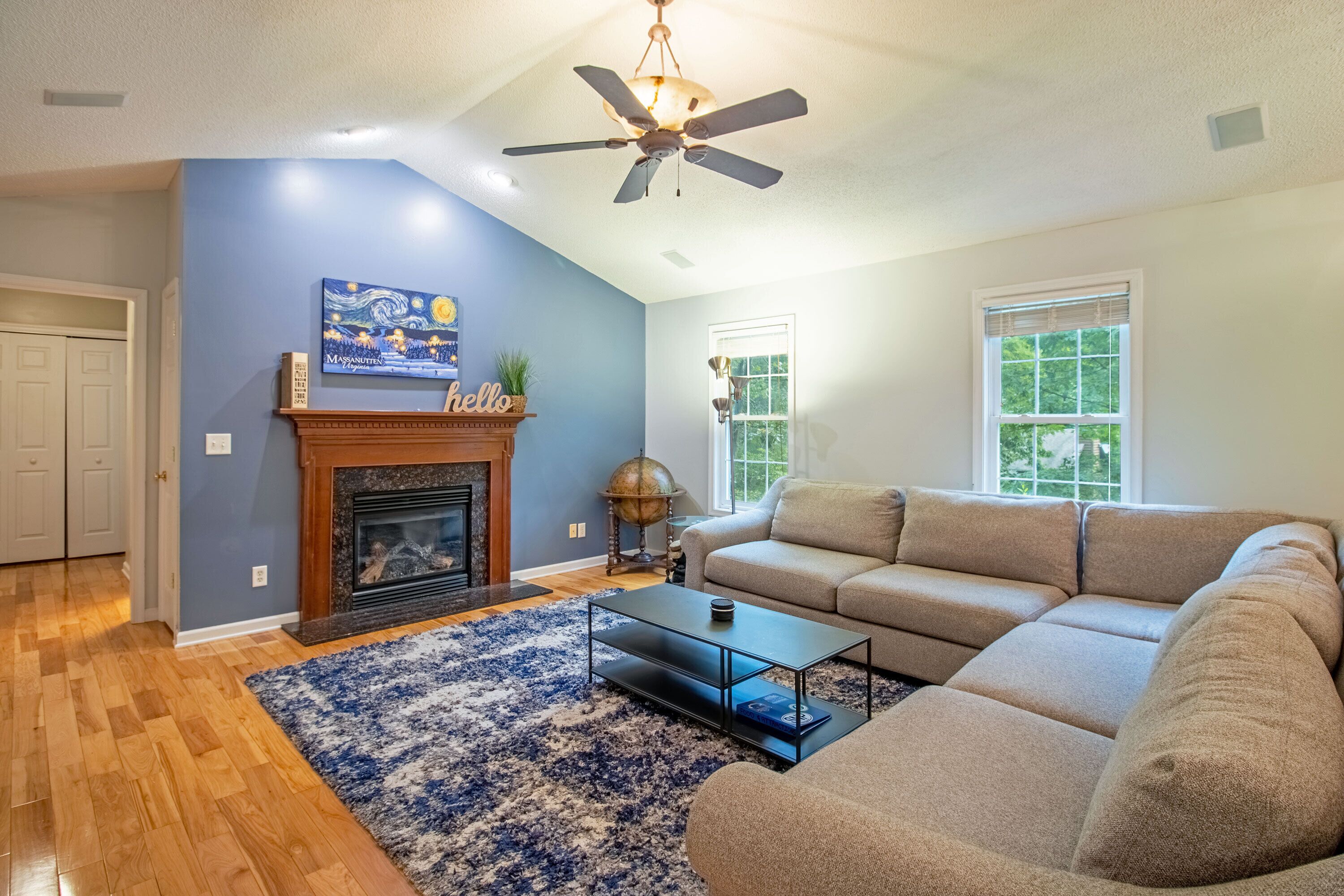 Screened Deck with Smoker! Pet Friendly, Shuffleboard *Free Resort Passes