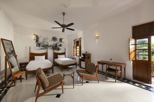 Grand Twin Room | In-room safe, soundproofing, iron/ironing board, free WiFi