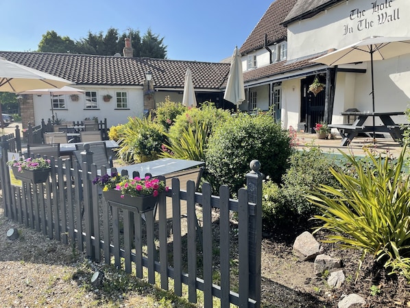 Deluxe Double Room, 1 King Bed | Terrace/patio