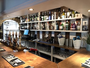 Bar (on property) - The Hole In The Wall (Cambridge)