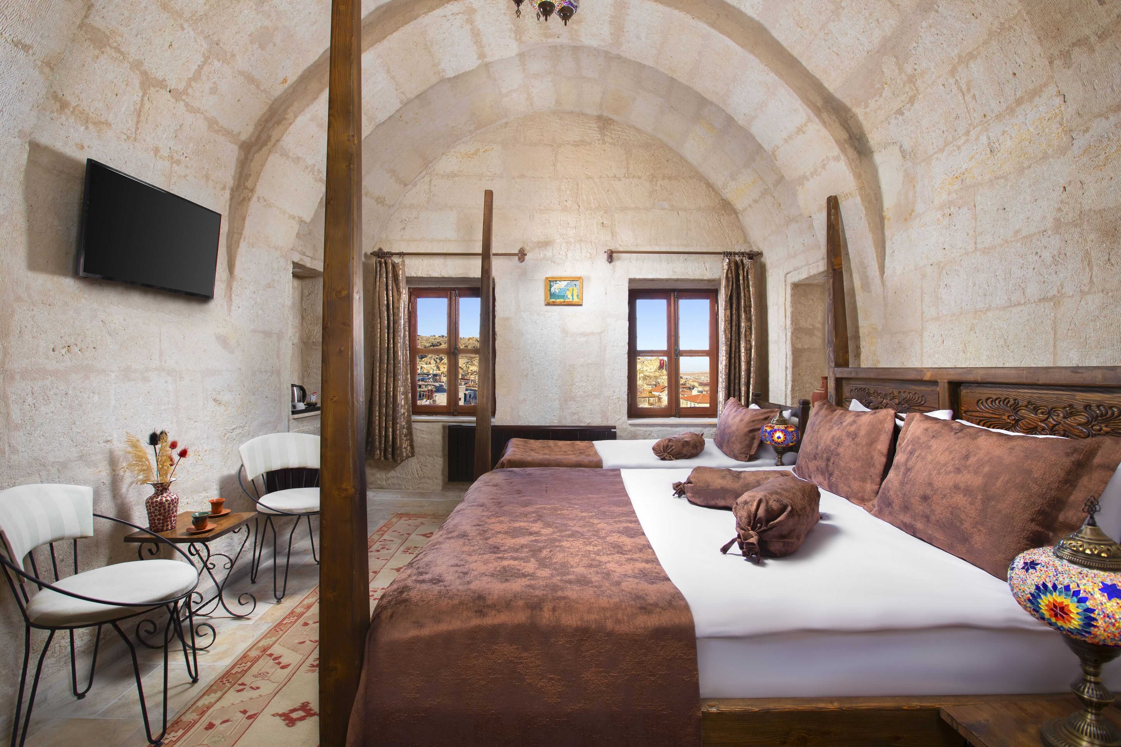 Superior 3 Kisilik Oda | Ropa de cama hipoalergénica, tabla de planchar con plancha, wifi gratis