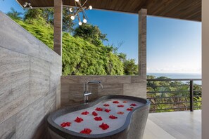 Villa | 4 bedrooms - Resol Luxury Oceanview Villa in Costa Rica (Bahía Ballena)