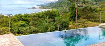 Luxe 4 Bdrm Villa w Epic Oceanview Infinity Pool