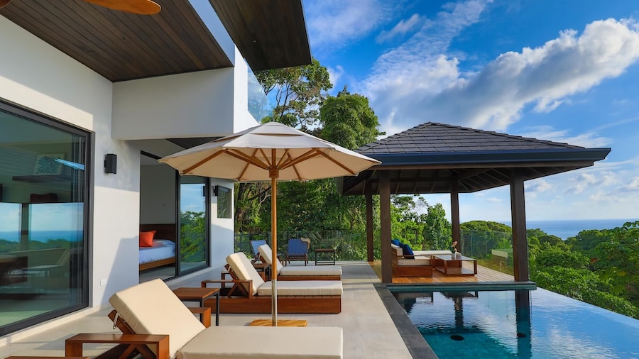 Dreamy Jungle Ocean-view Luxury Villa w Pool