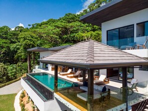 4 bedrooms - Dreamy Jungle Ocean-view Luxury Villa w Pool (Bahía Ballena)
