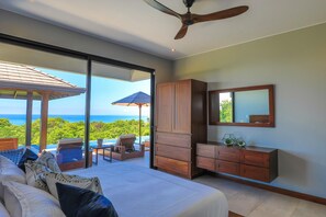 4 bedrooms - Dreamy Jungle Ocean-view Luxury Villa w Pool (Bahía Ballena)