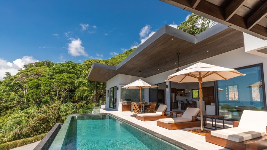 Dreamy Jungle Ocean-view Luxury Villa w Pool