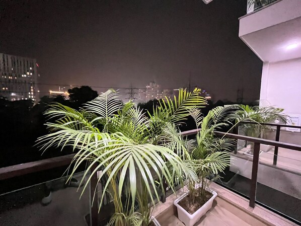 Balcony view - BedChambers Serviced Apartments Gurgaon (Gurugram)