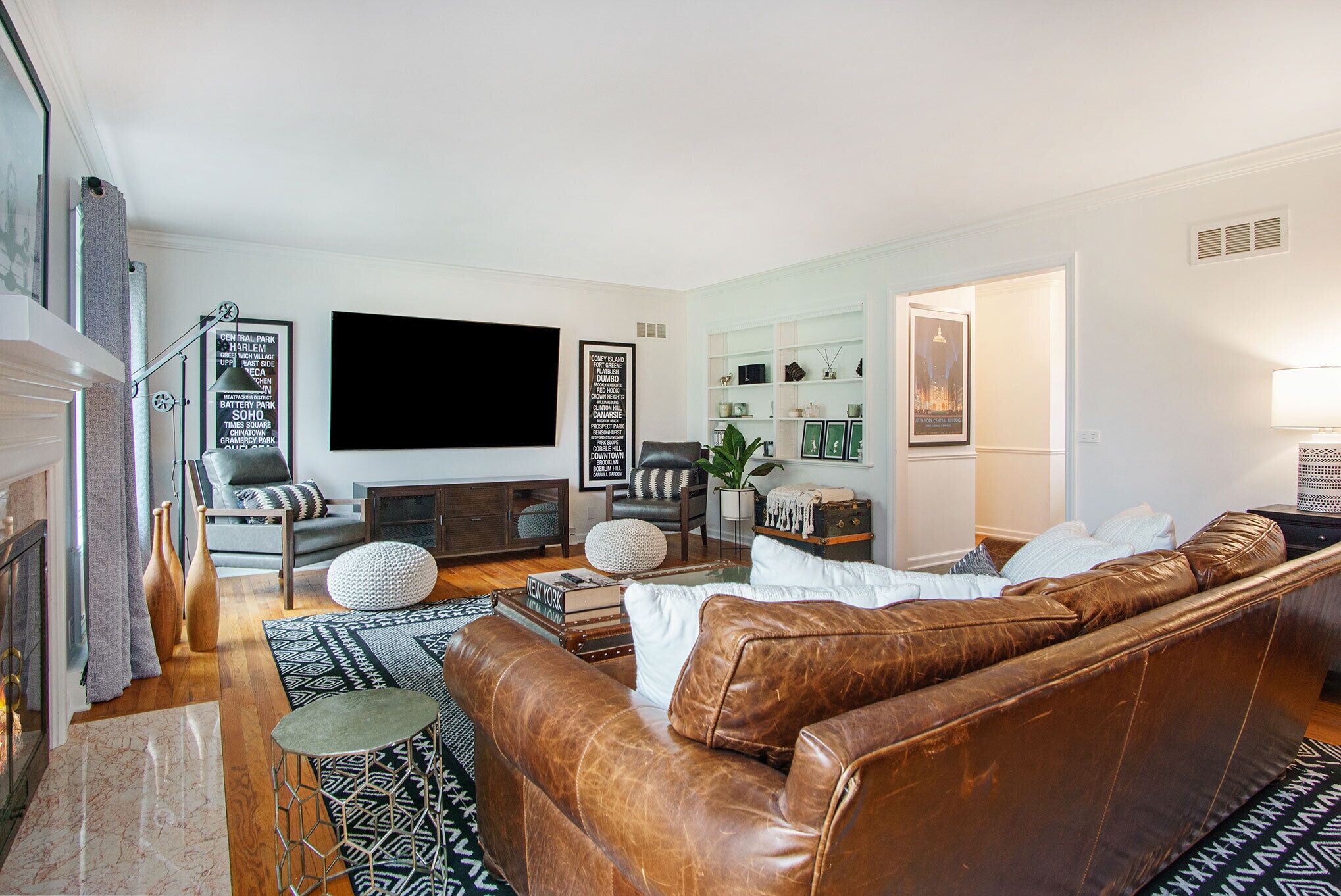 Stylish Home Less than a Mile from Notre Dame! Perfect for Entertaining!