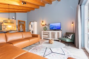 Älytelevisio, DVD-soitin, pöytätennispöytä