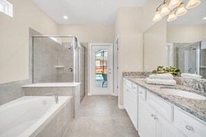Villa, Multiple Bedrooms | Bathroom | Towels