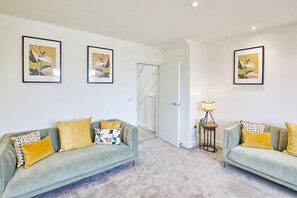 Living area - Host & Stay | Morgan's Rest (Scarborough)