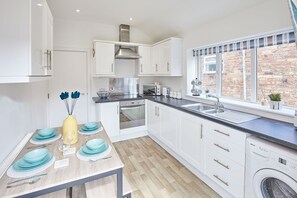 Private kitchen - Host & Stay | Morgan's Rest (Scarborough)