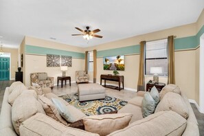 Villa, 6 habitaciones | Sala de estar