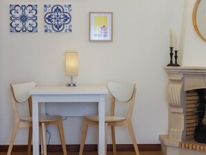 Dining - Apartment With Balcony and View of Ria, São Jacinto (São Jacinto, Aveiro)