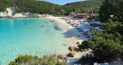 Live the Summer Dream at Gaios Cozy Retreat