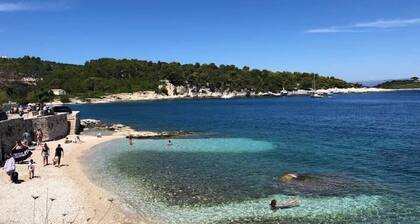 Live the Summer Dream at Gaios Cozy Retreat