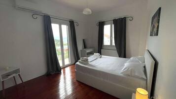 2 quartos, ferros/tábuas de passar roupa, Wi-Fi, roupa de cama