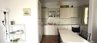 Live the Summer Dream at Gaios Cozy Retreat