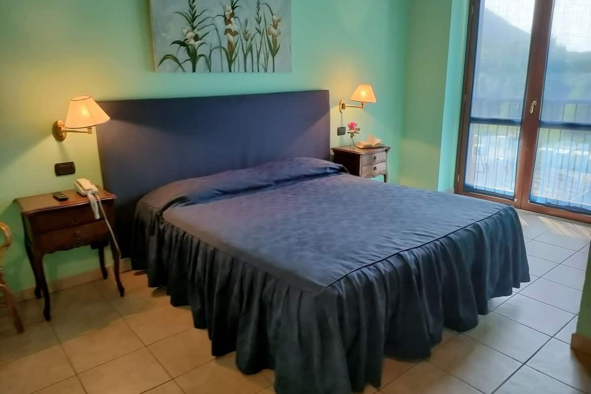Standard Double Room, Mountain View | Desk, laptop workspace, WiFi (free)