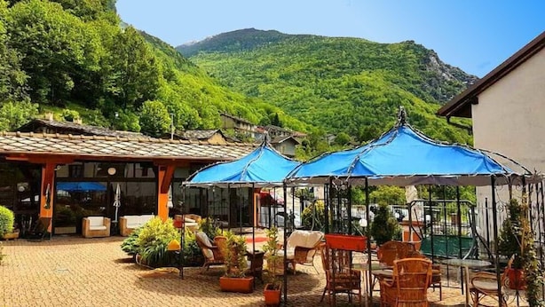 Exterior - Hotel Lion (Roure)