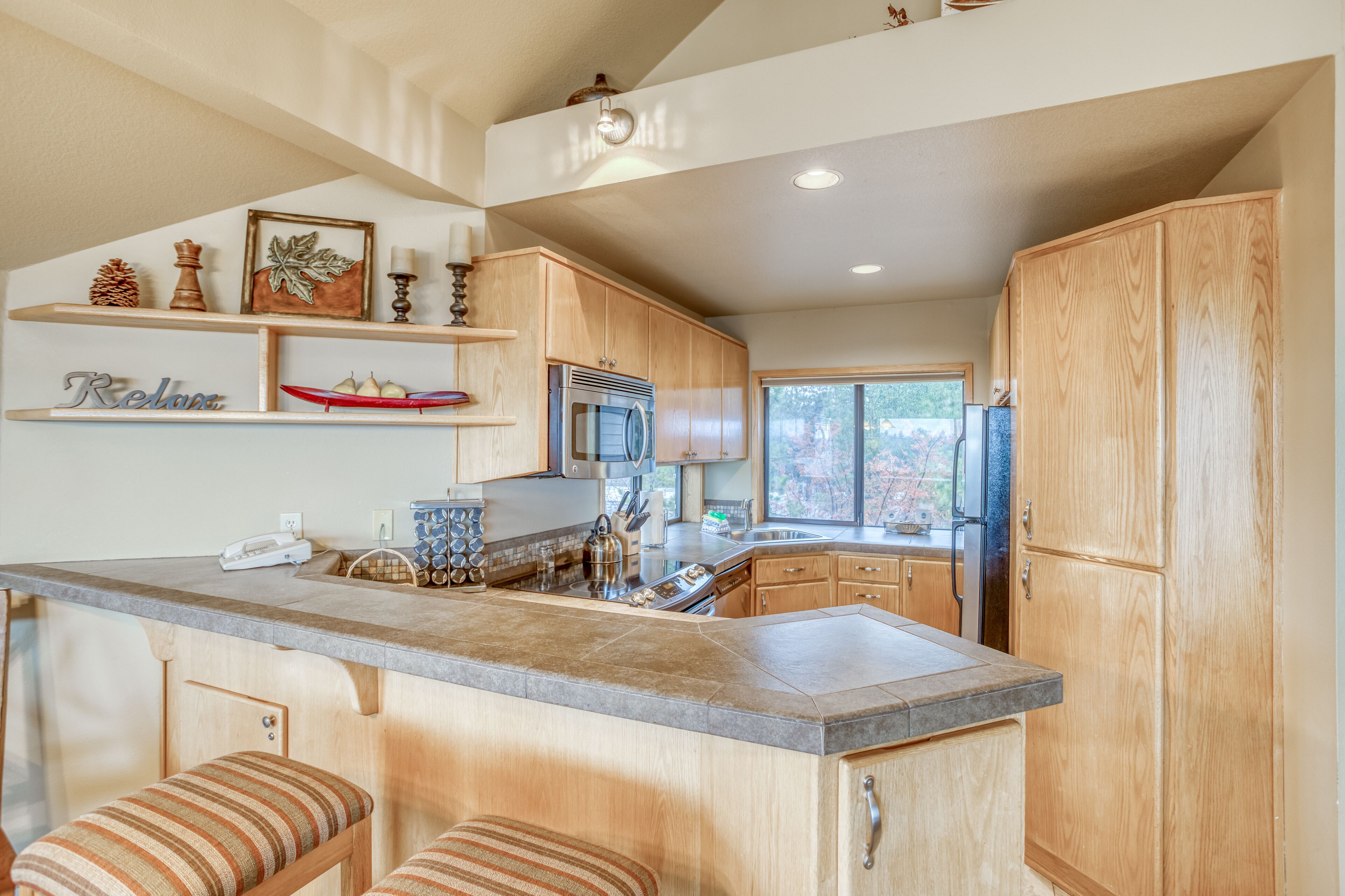 Enjoy Deschutes River Views from Beautiful 2-Bedroom Mt. Bachelor Village Condo