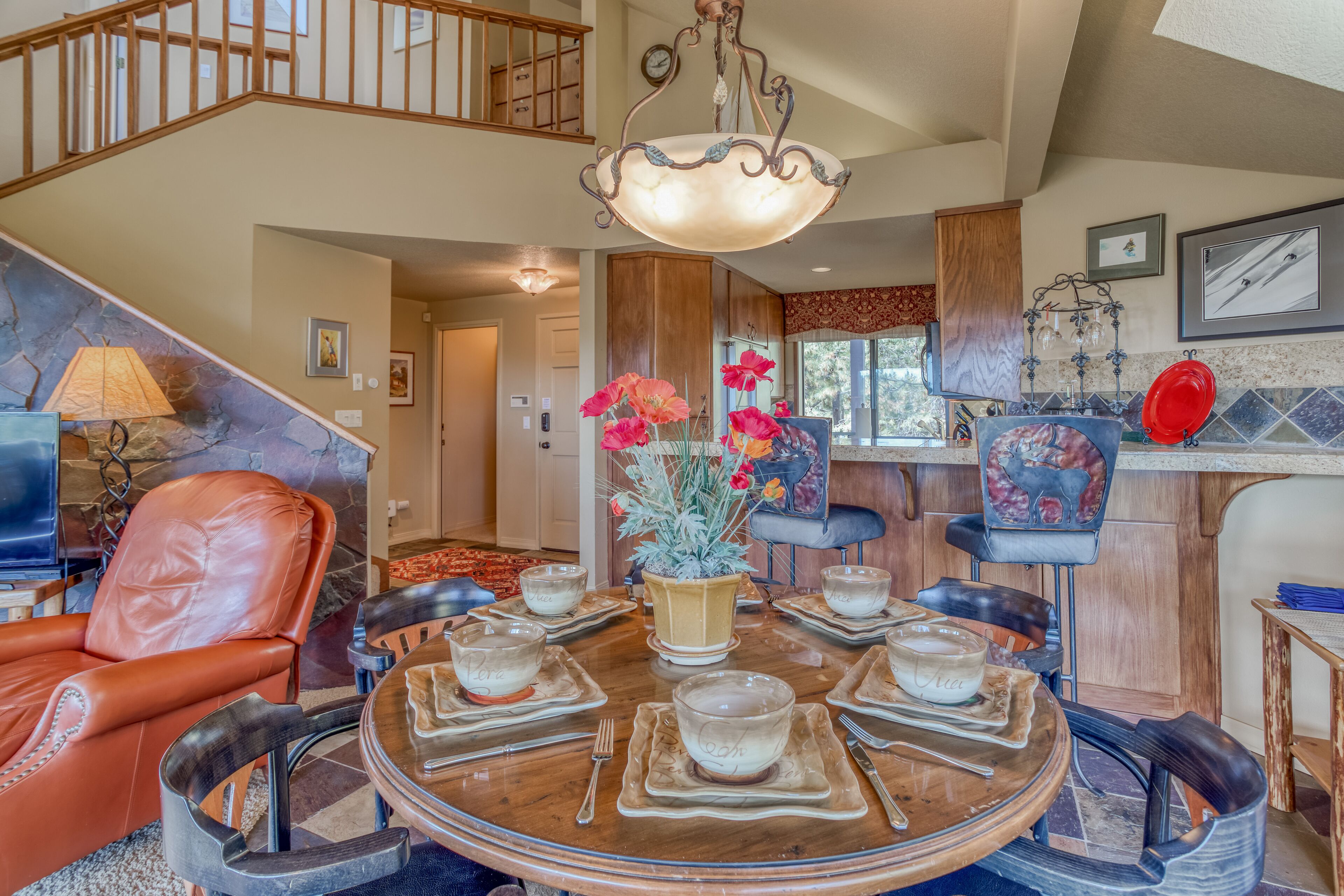 Deschutes River Views, Beautiful Two-Bedroom Mt. Bachelor Village Resort Condo!