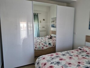 2 bedrooms