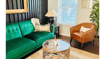 Smart TV, lettore DVD, libri