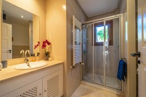 Combined shower/bathtub, jetted bath, bidet